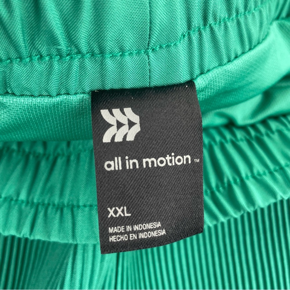 All In Motion Pleated Athletic Shorts Women’s XXL Green Ruffled Light 2.5” NWT - Picture 12 of 13
